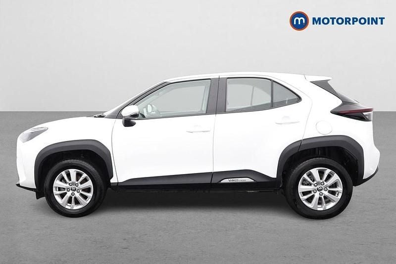 Used Toyota Yaris Hybrid 2023 White Hatchback