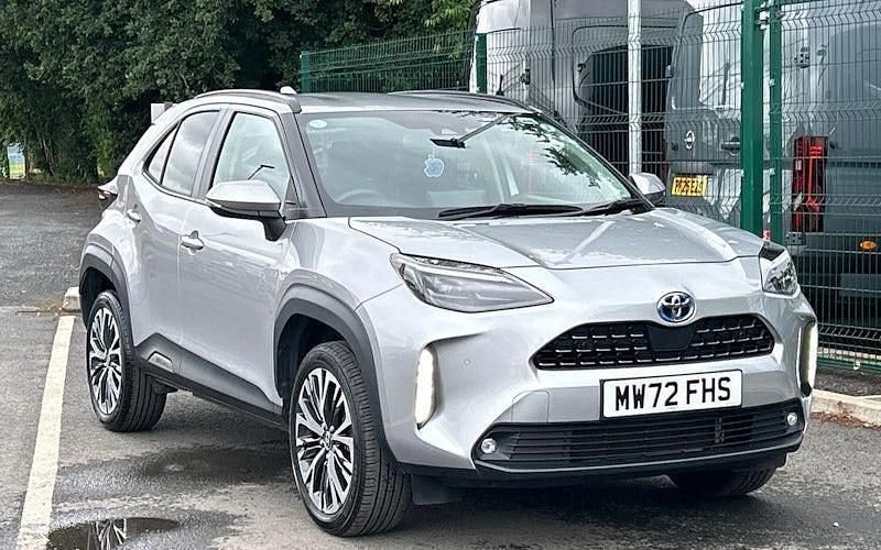 Used 2024 Toyota Yaris Hybrid Estate | £23,046 (Fair price) - Image 1/4