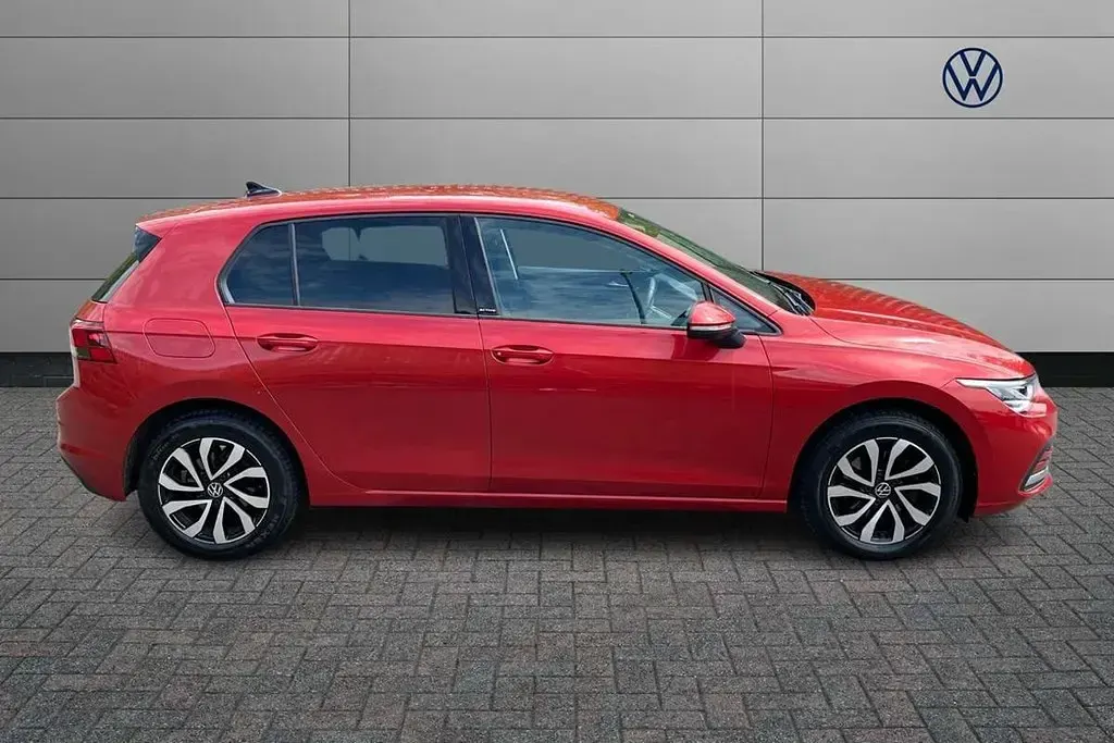 Used VW Golf VII Active 110 HP (80 kW) 2021 Red Hatchback