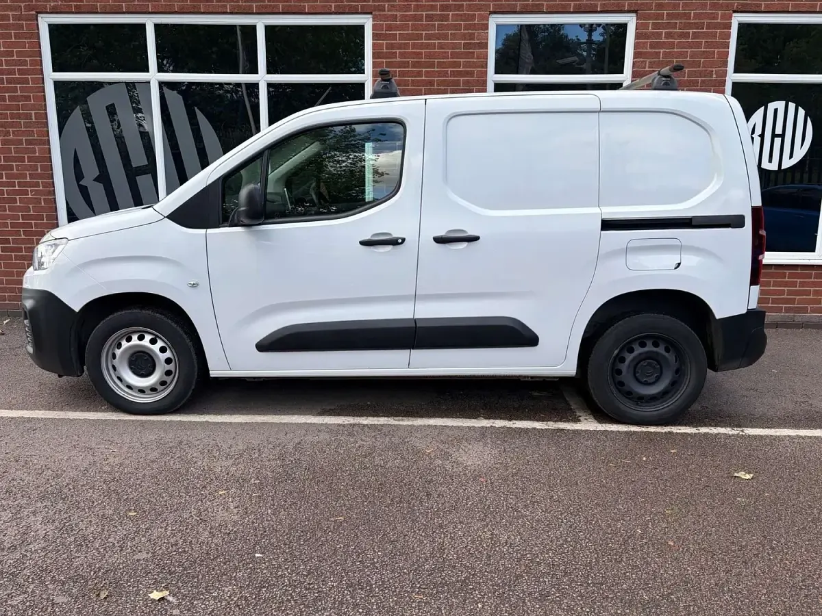 Used Citroën e-Berlingo 100 HP (73 kW) 2022 White