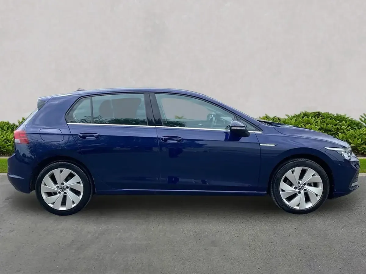Used VW Golf VII Style 150 HP (110 kW) 2020 Blue Hatchback