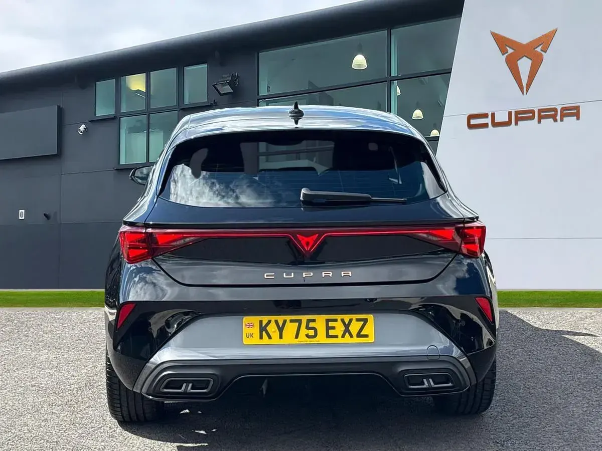 Used Cupra Leon 150 HP (110 kW) 2025 Black Hatchback