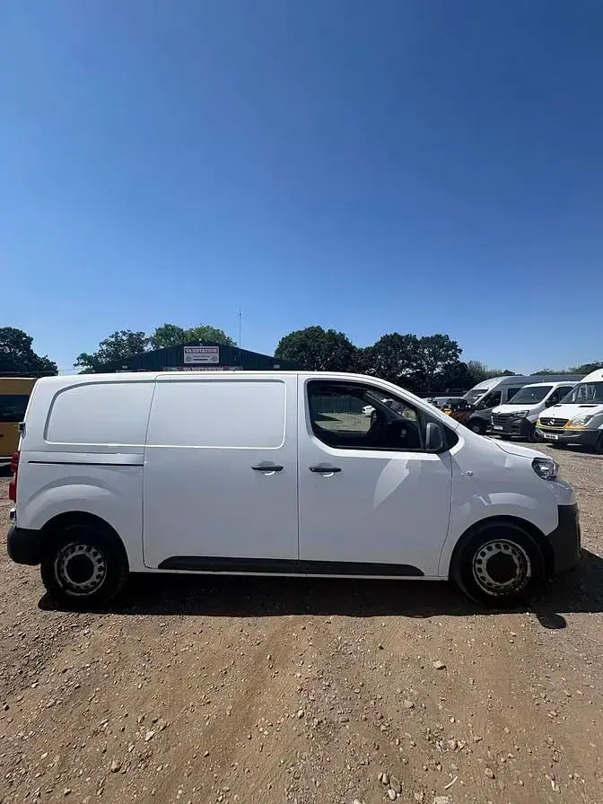 Used Peugeot Expert 2019 White Van