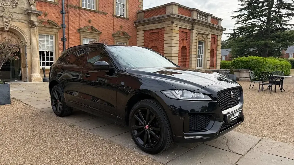 Used Jaguar F-Pace Chequered Flag 180 HP (132 kW) 2019 Black SUV