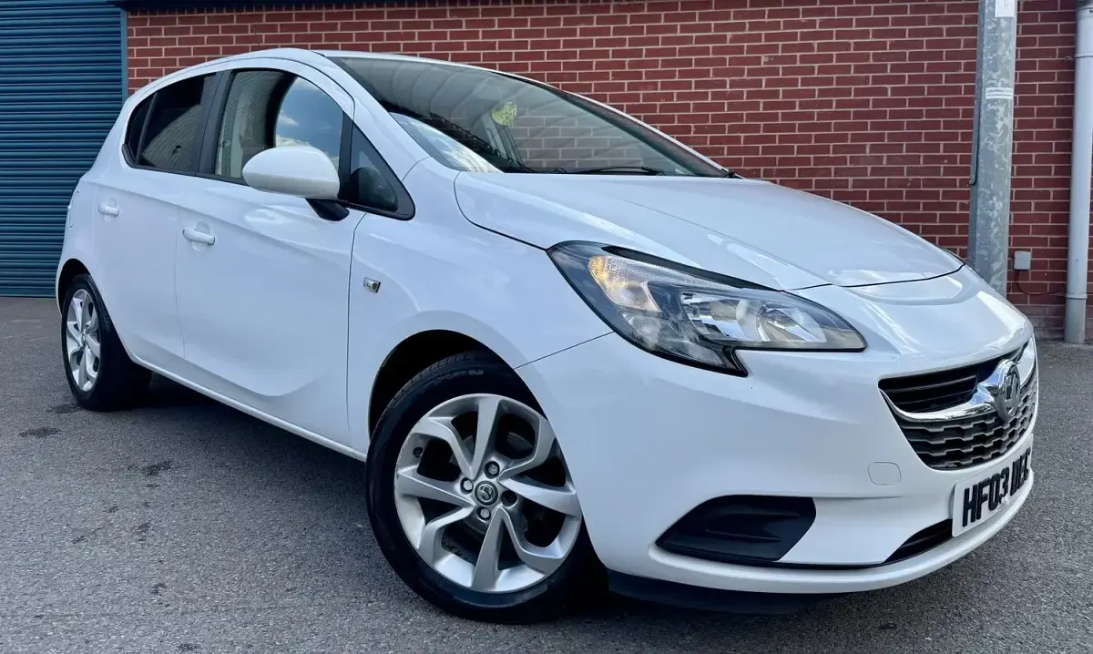 Used Vauxhall Corsa Sport 90 HP (66 kW) 2019 White Hatchback