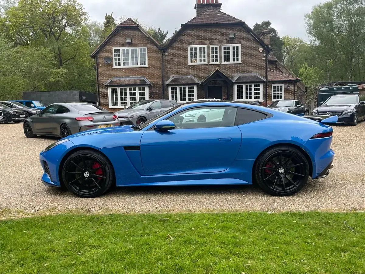 Used Jaguar F-Type SVR 575 HP (422 kW) 2017 Blue Coupe