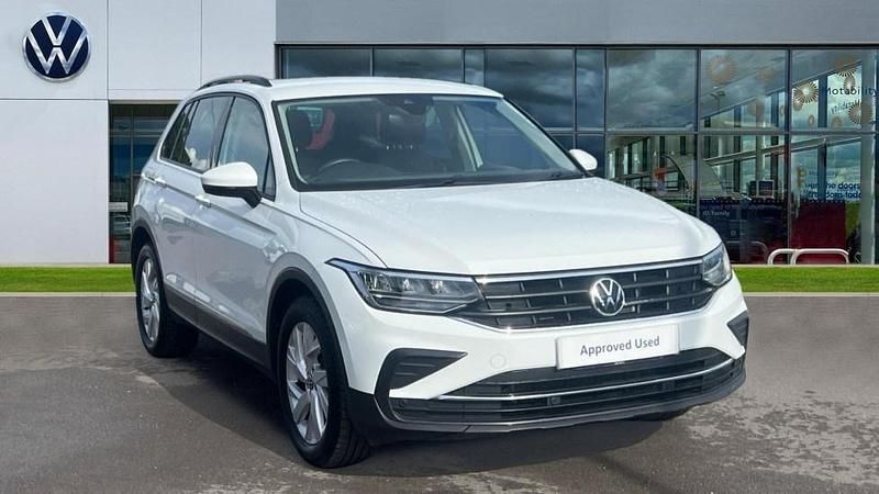 White Used 2020 VW Tiguan Life SUV | £17,055 (Fair price) - Image 1/4