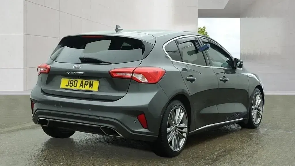 Usado Ford Focus Vignale 150 HP (110 kW) 2018 Cinzento Citadino