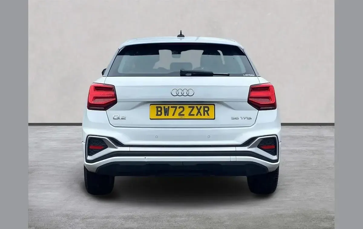 Used Audi Q2 S-Line 150 HP (110 kW) 2023 White SUV
