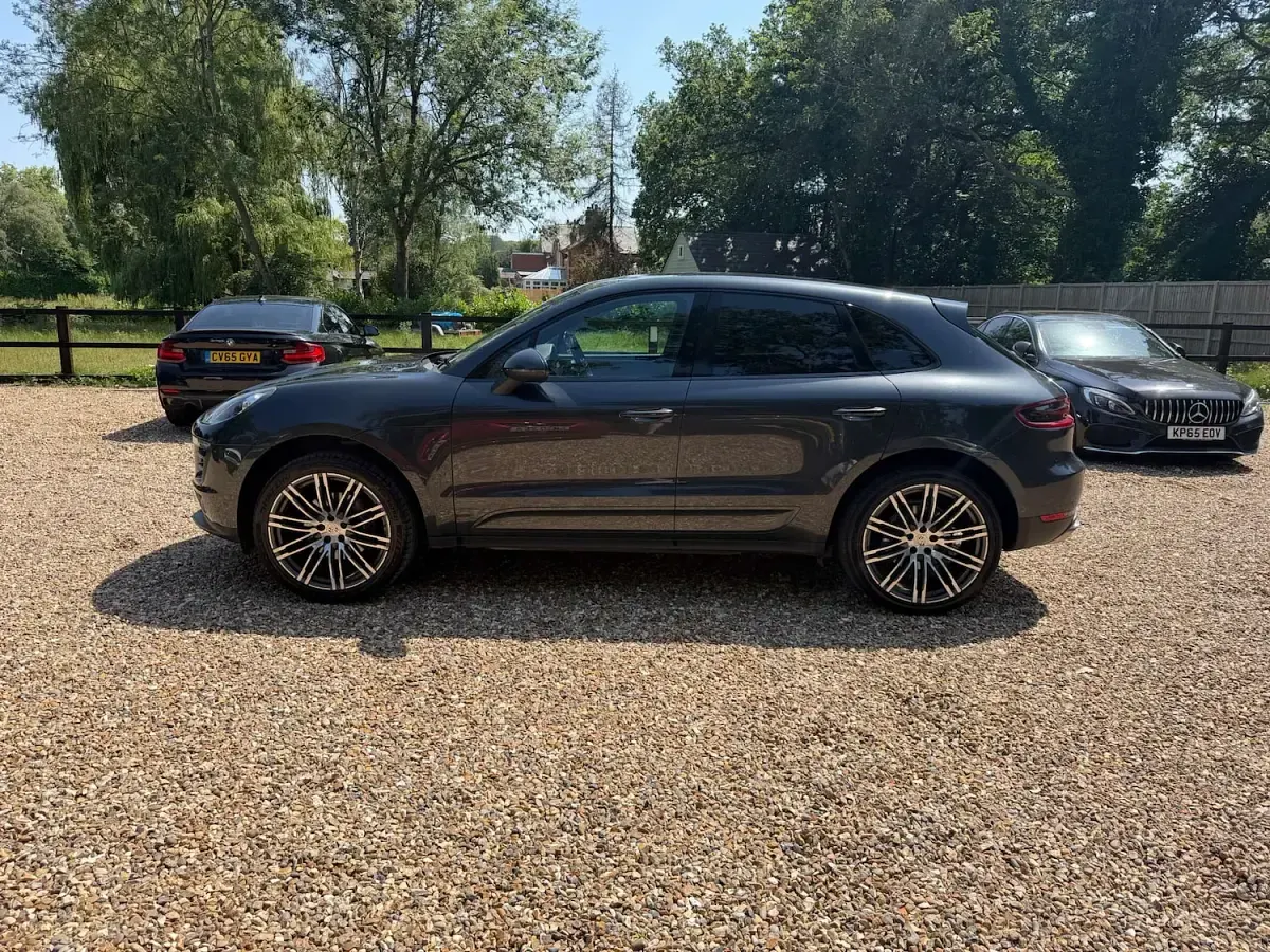 Used Porsche Macan 252 HP (185 kW) 2016 Grey SUV