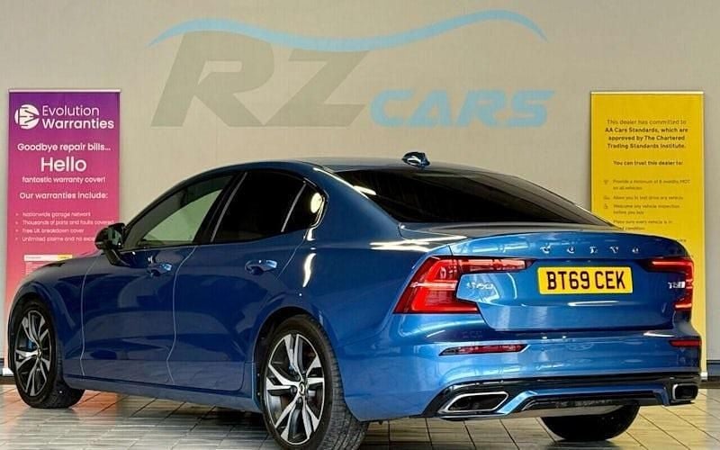 Used Volvo S60 R-Design 250 HP (183 kW) 2019 Blue Sedan
