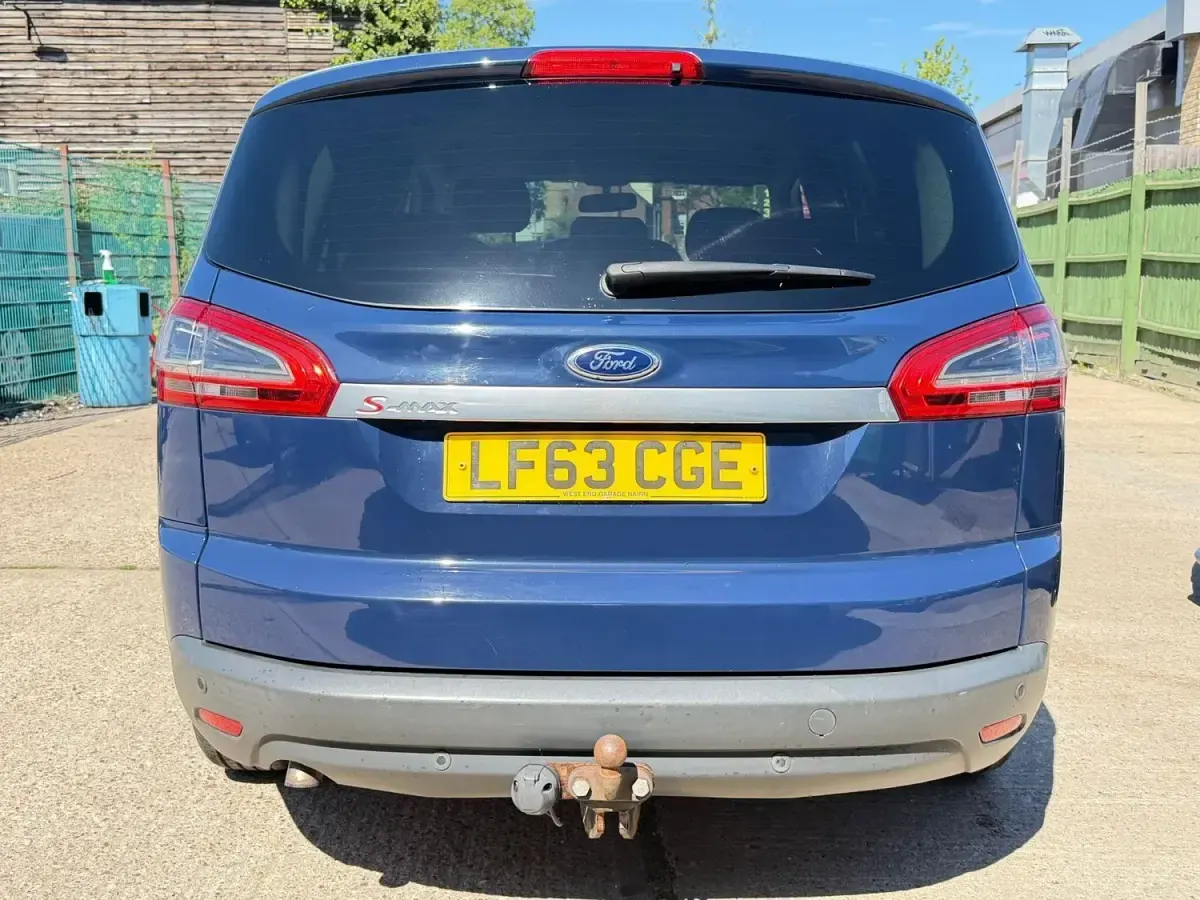 Used Ford S-MAX Zetec 140 HP (102 kW) 2013 Blue MPV
