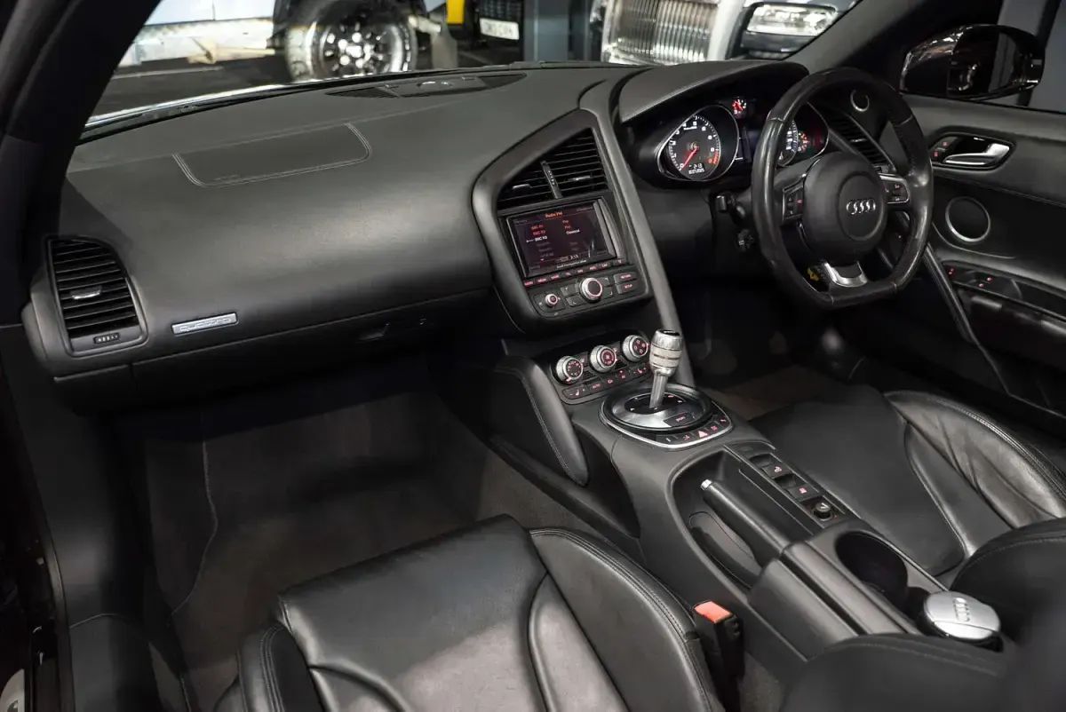 Begagnad Audi R8 Coupé Design 2011 Svart Sportkupé