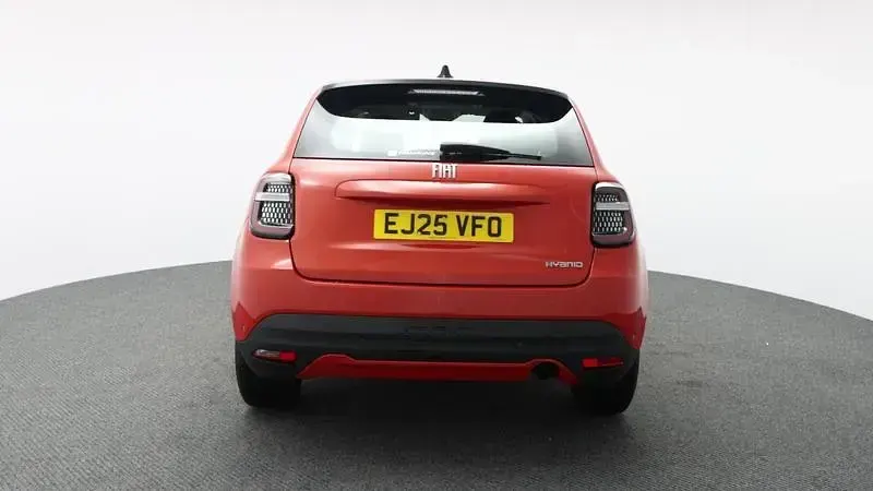 Used Fiat 600 S 100 HP (73 kW) 2025 Orange SUV