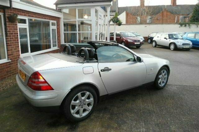 Used 2000 Mercedes SLK230 Cabriolet | £4,000 (Expensive) - Image 1/3