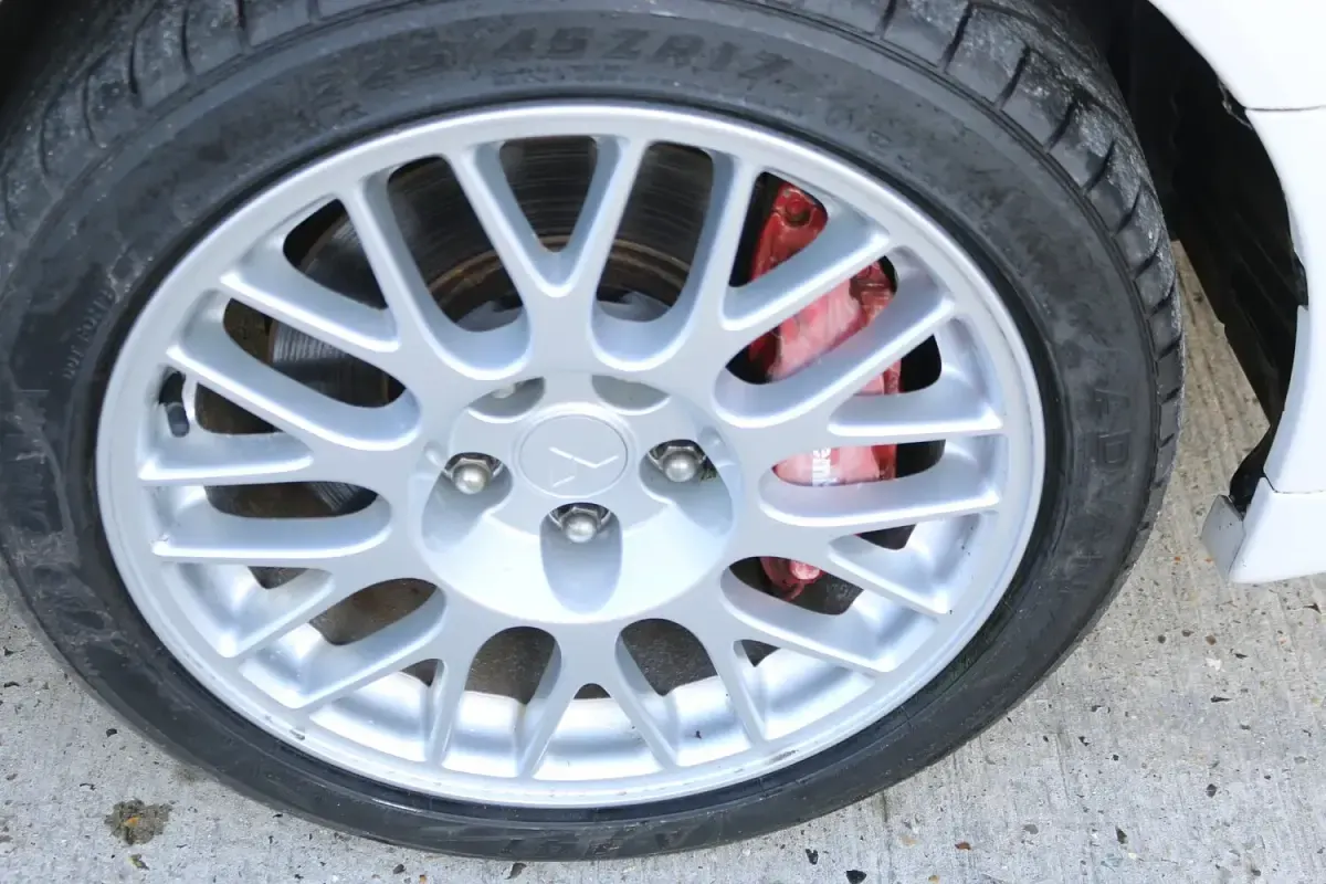 Used Mitsubishi Lancer 2002 White Sedan