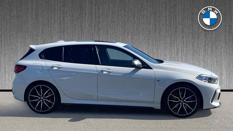 Usado BMW M135 Shadowline 302 CV (222 kW) 2022 Blanco Utilitario