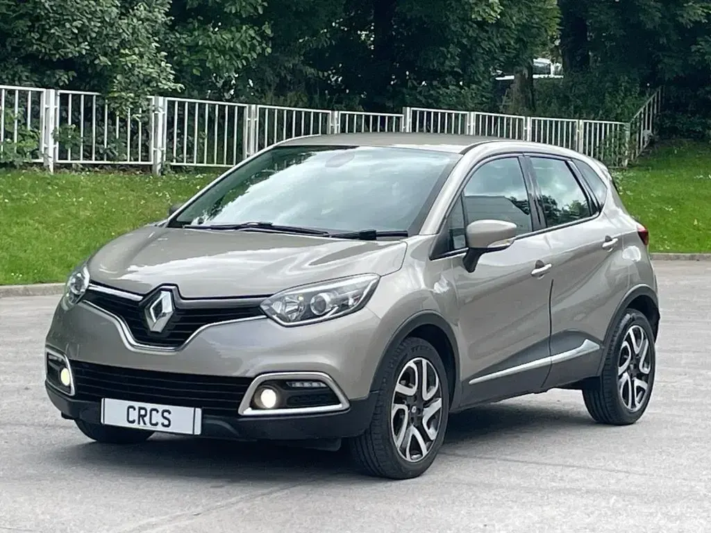 Used Renault Captur Dynamique 90 HP (66 kW) 2014 Beige SUV