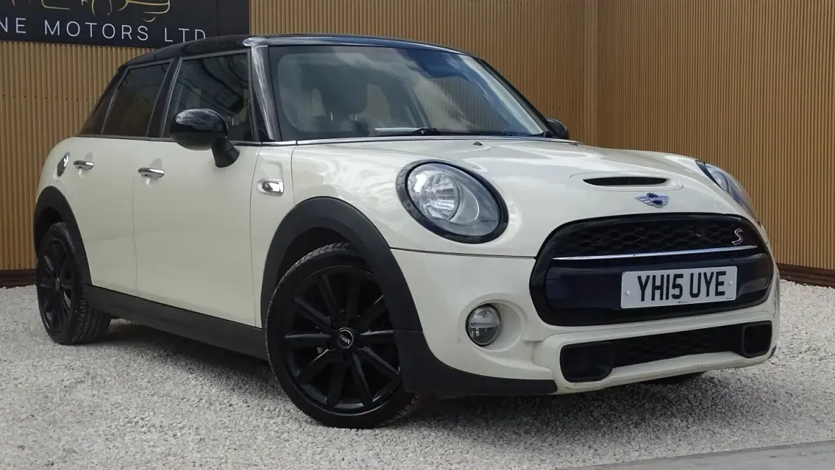 Begagnad Mini Cooper S Hatch 2015 Vit Halvkombi