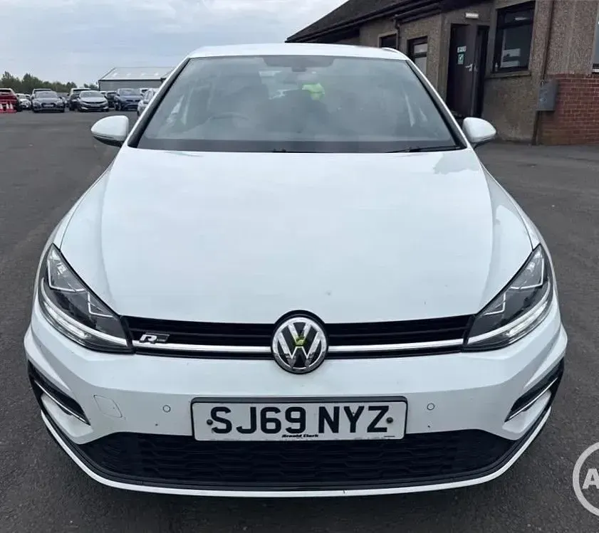 Begagnad VW Golf VII R-line 150 HK (110 kW) 2019 Vit Halvkombi