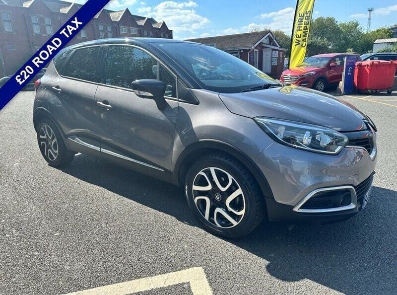 Grey Used 2017 Renault Captur Dynamique SUV | £6,995 (Fair price) - Image 1/4