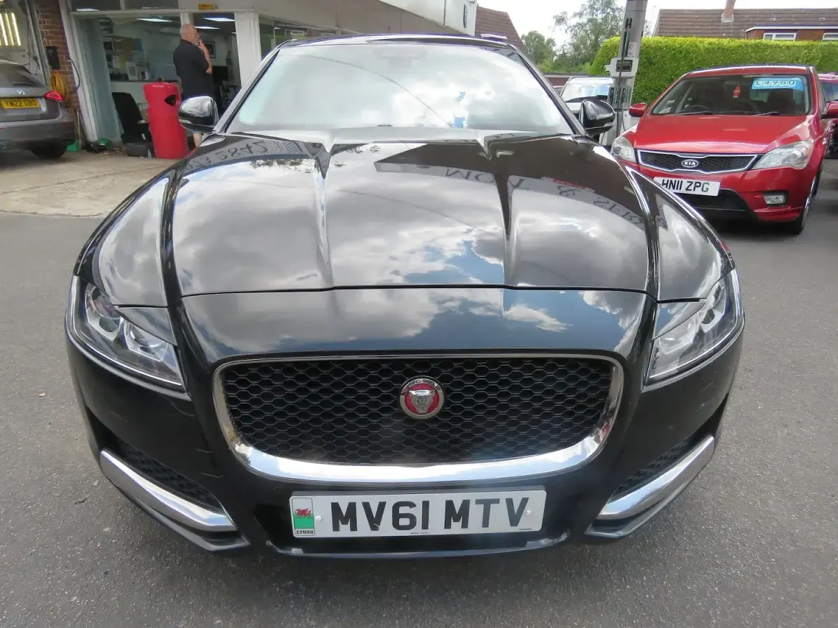 Used Jaguar XF Portfolio 180 HP (132 kW) 2016 Black Sedan