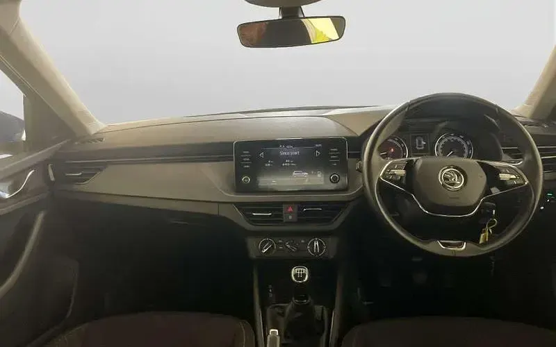 Usado Skoda Kamiq SE 95 HP (69 kW) 2023 Azul SUV