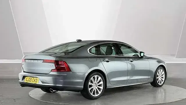 Usado Volvo S90 Momentum 188 HP (138 kW) 2020 Sedan