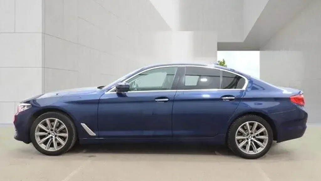 Used BMW 520 Comfort Edition 2018 Blue Sedan
