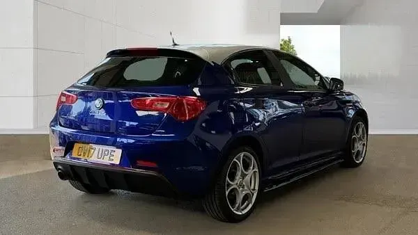 Used Alfa Romeo Giulietta Edizione Speciale 170 HP (125 kW) 2017 Blue Hatchback