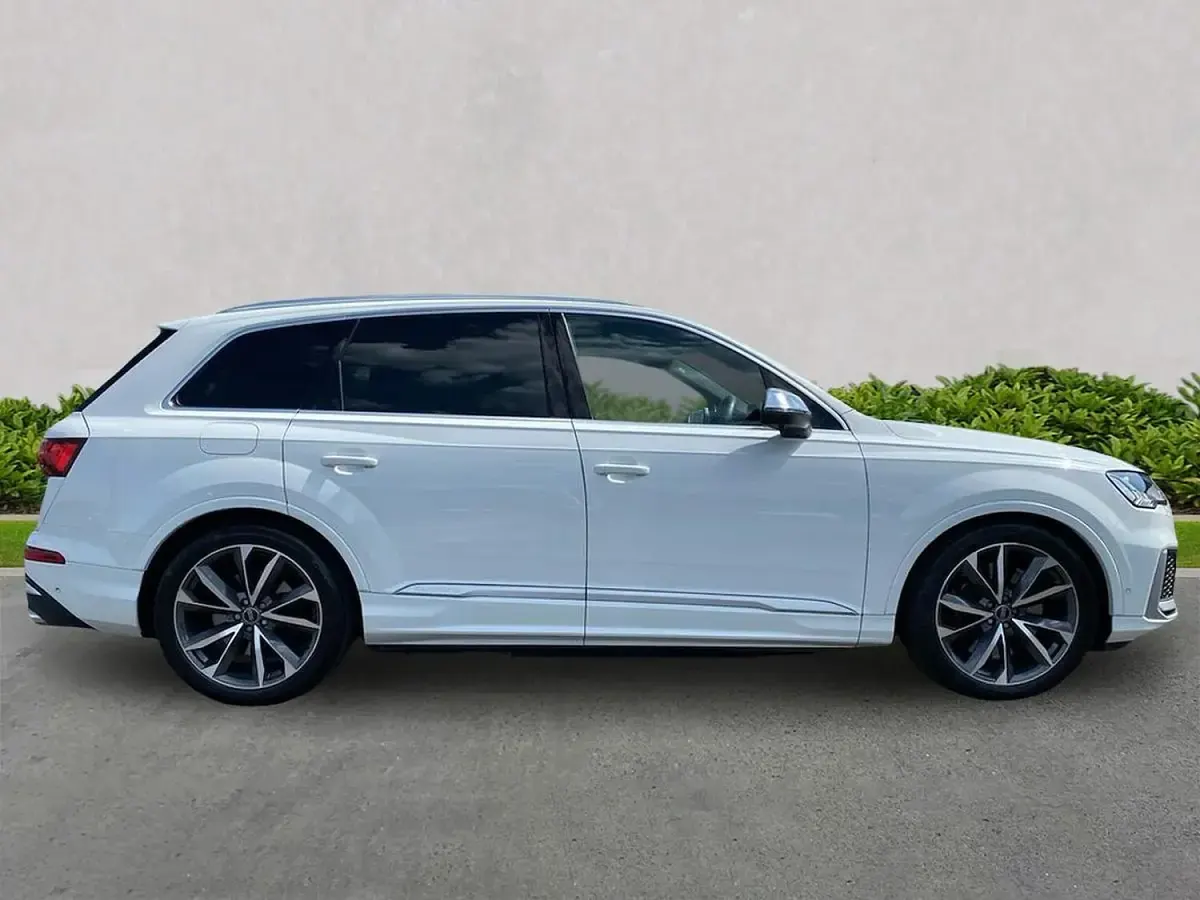 Used Audi Q7 Advanced 507 HP (372 kW) 2023 White SUV