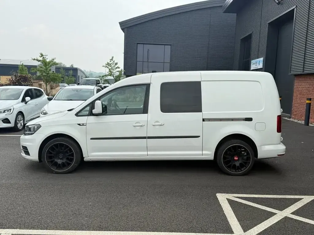 Usado VW Caddy Trendline 102 HP (75 kW) 2016 Branco Monovolume