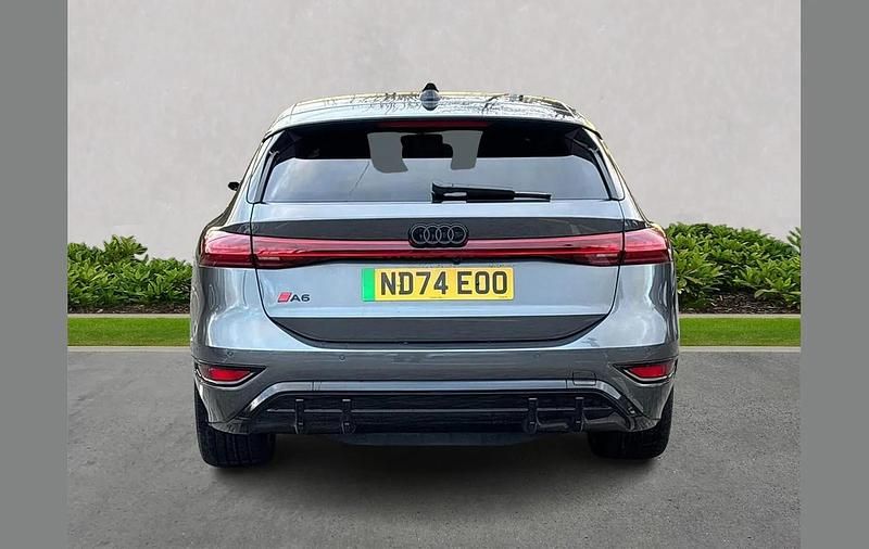 Usado Audi e-tron Performance 269 kW (367 HP) 2025 Cinzento SUV