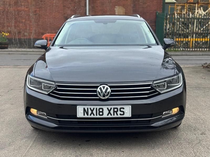Used VW Passat Business 120 HP (88 kW) 2018 Grey Estate