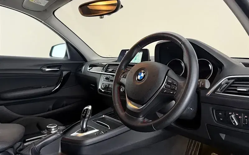 Used BMW 118 Sport Line 136 HP (100 kW) 2017 White Hatchback