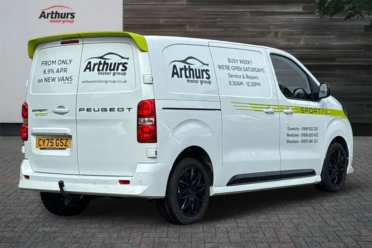 Used Peugeot Expert Sport 175 HP (128 kW) 2026 White Van