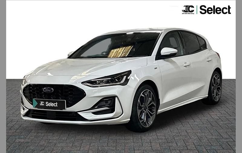 Begagnad Ford Focus ST-Line X 153 HK (112 kW) 2024 Vit Halvkombi