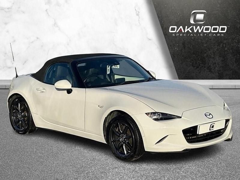 Used Mazda MX5 Inclusive 132 HP (97 kW) 2019 White Cabriolet
