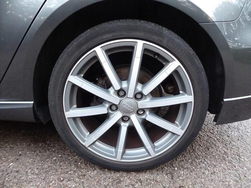 Begagnad Audi A3 Black Edition 150 HK (110 kW) 2019 Grå Sedan