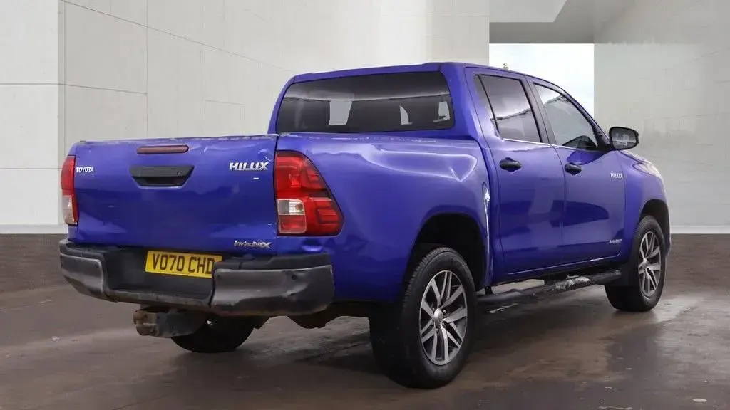 Used Toyota HiLux 150 HP (110 kW) 2020 Blue Pickup