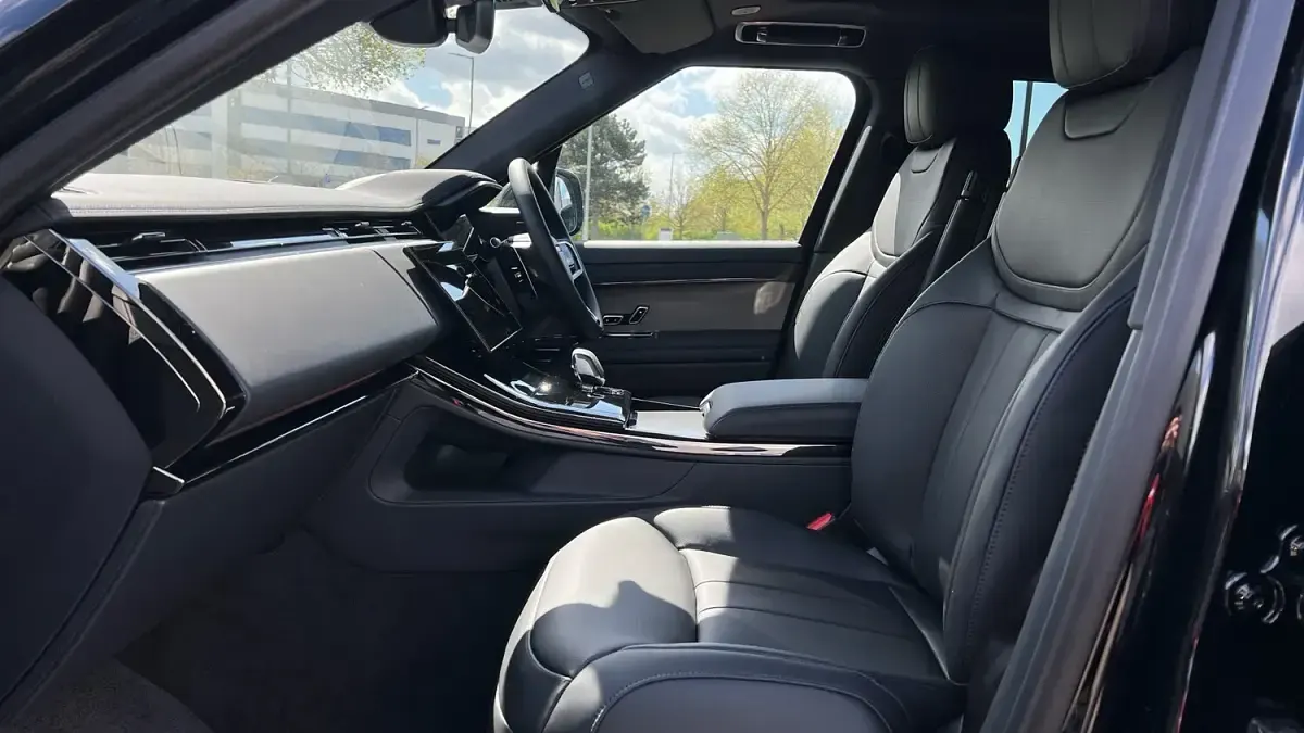 New Porsche Macan T 261 HP (191 kW) 2026 Black SUV