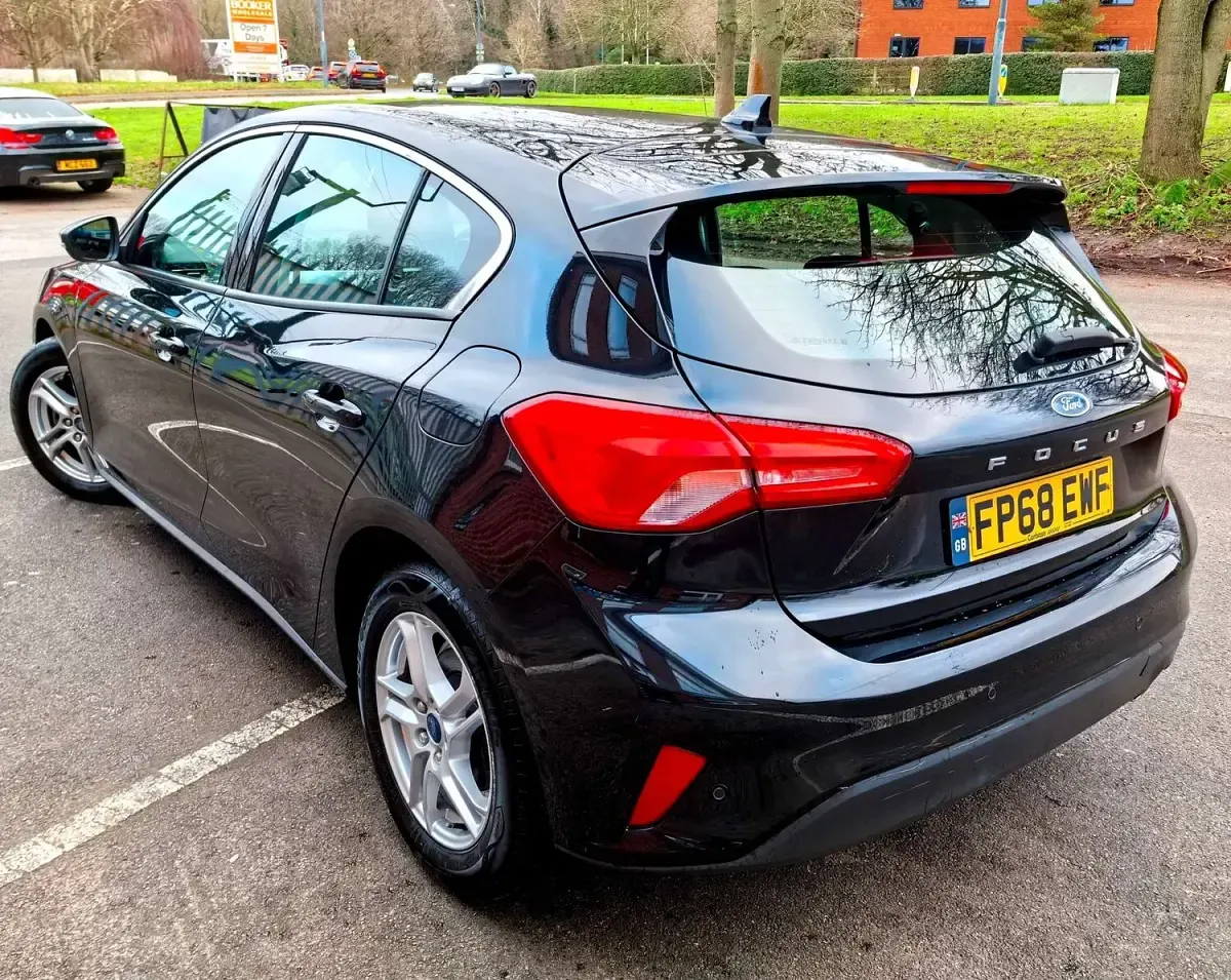Used Ford Focus Zetec 125 HP (91 kW) 2018 Black Hatchback