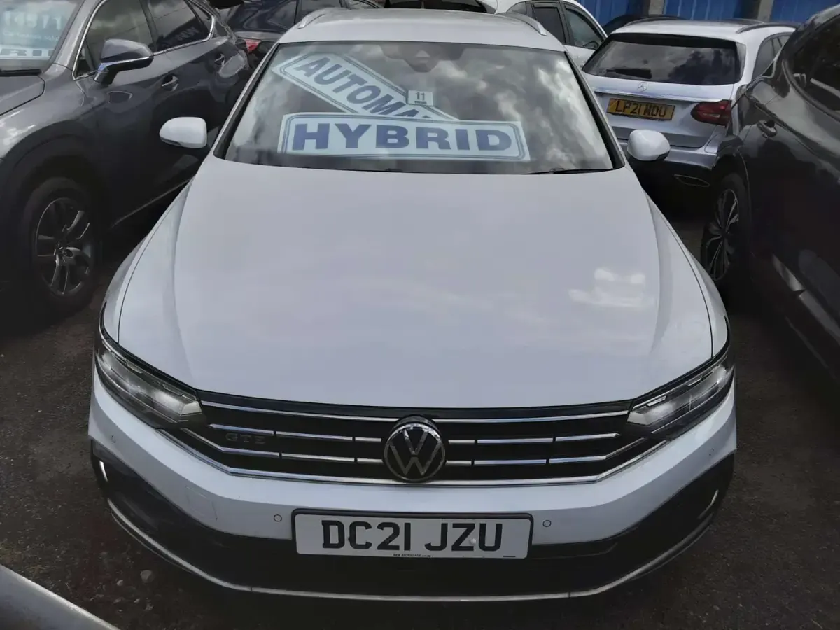 Begagnad VW Passat GTE 218 HK (160 kW) 2021 Vit Kombi