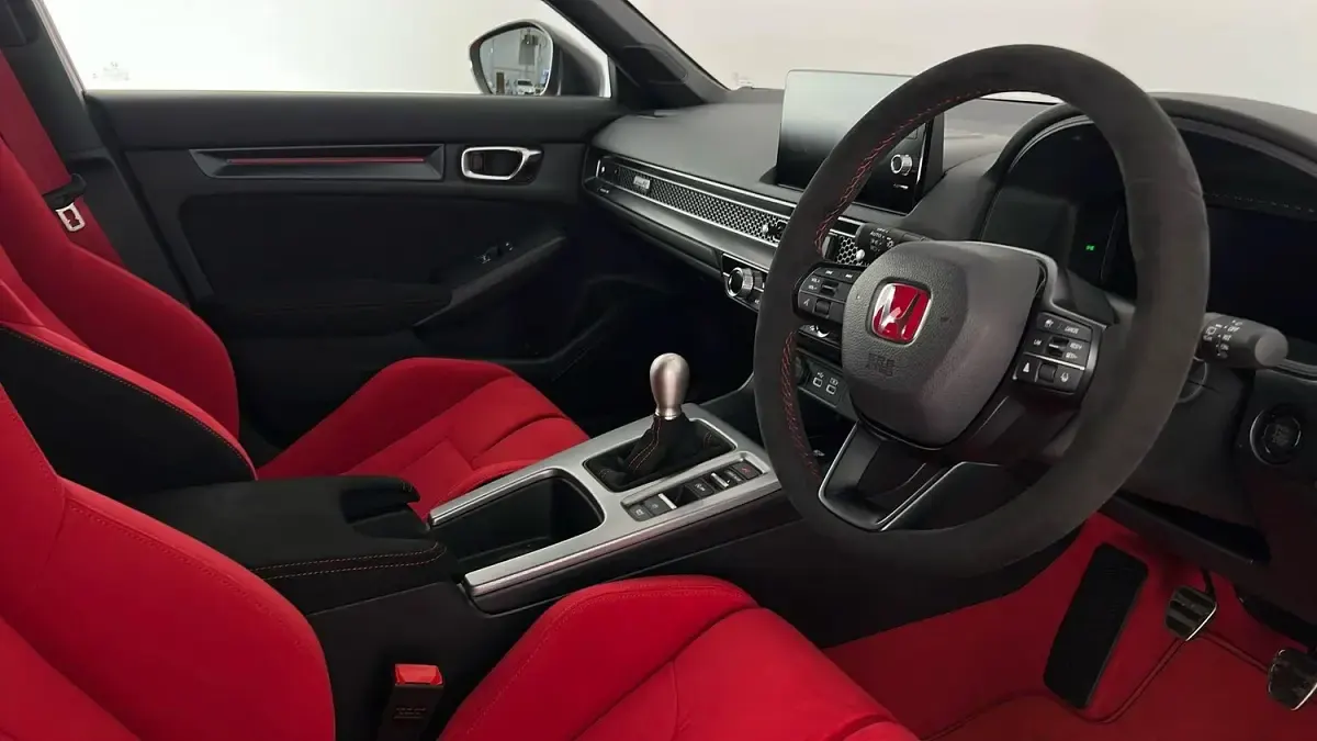 Used Honda Civic Type R 329 HP (241 kW) 2025 Rallye red Hatchback