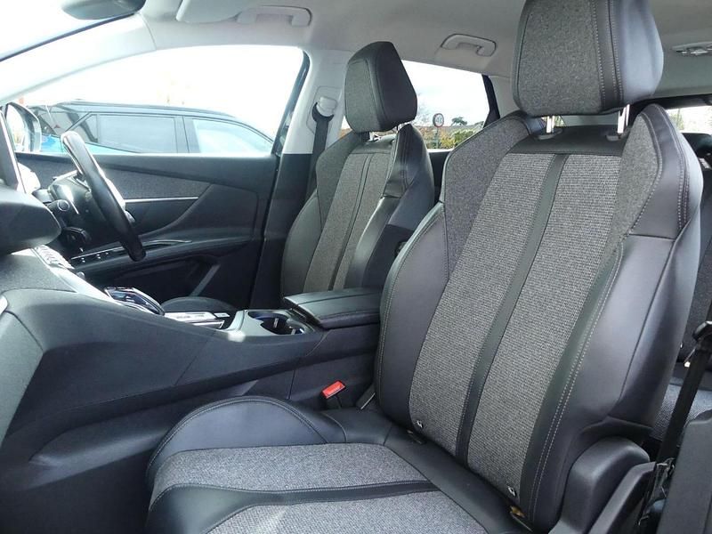 Used Peugeot 3008 Allure 129 HP (94 kW) 2018 Black SUV