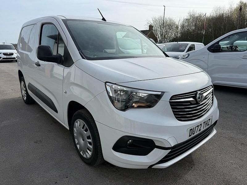 Used Vauxhall Combo Sportive 100 HP (73 kW) 2022 White MPV
