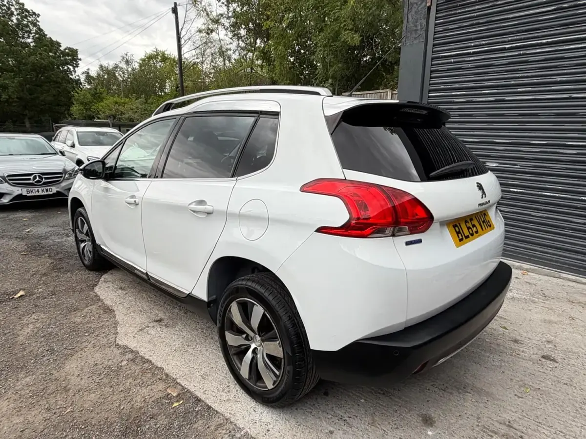 Used Peugeot 2008 Allure 97 HP (71 kW) 2016 White SUV