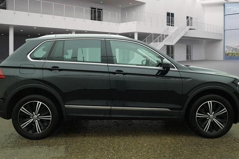 Used VW Tiguan SE 150 HP (110 kW) 2016 Deep black pearl SUV