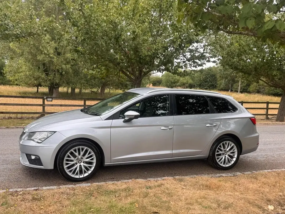 Used Seat Leon ST SE Dynamic 113 HP (83 kW) 2017 Silver Estate