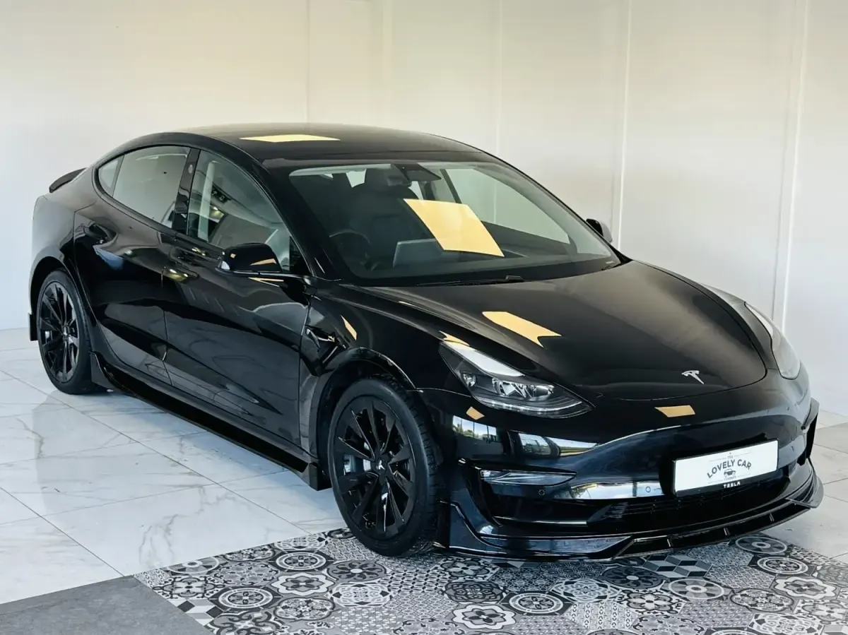 Używany Tesla Model 3 Standard Range Plus 366 kW (498 KM) 2022 Czarny Sedan/Limuzyna